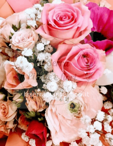Bouquet assortito sui toni del rosa