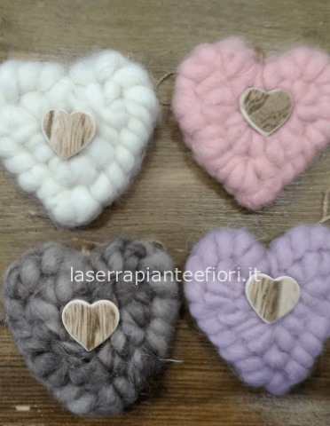 Cuore di lana lilla