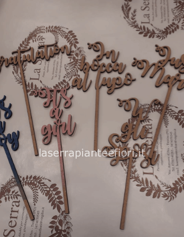 Scritte decorative in legno